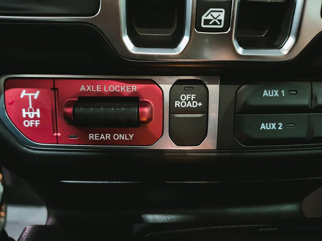 2026 Jeep Wrangler 4-Door WILLYS in Saint-Hyacinthe, Quebec - 15 - w1024h768px