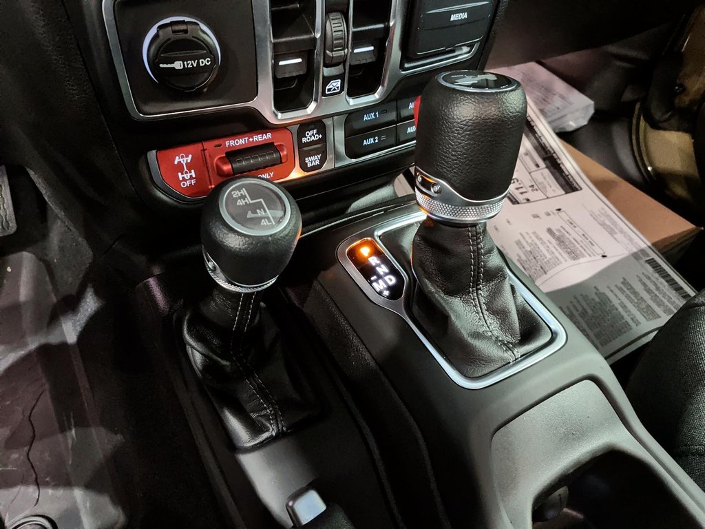 2026 Jeep Wrangler 4-Door RUBICON in Saint-Hyacinthe, Quebec - 13 - w1024h768px