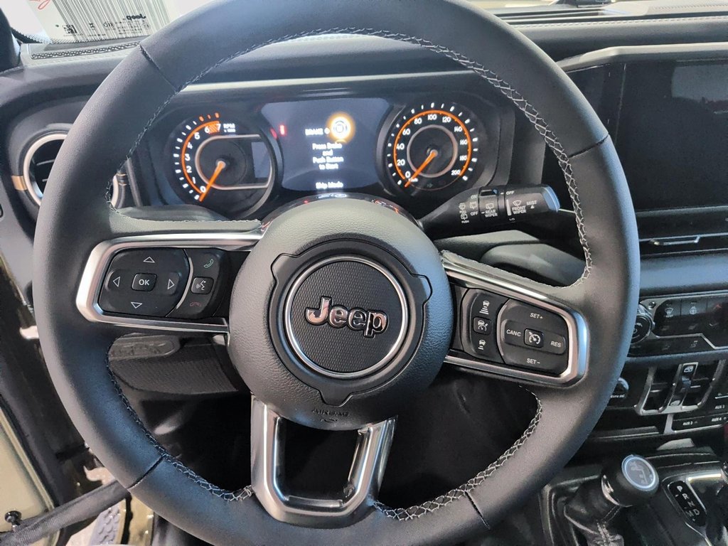 2026 Jeep Wrangler 4-Door SAHARA in Saint-Hyacinthe, Quebec - 10 - w1024h768px