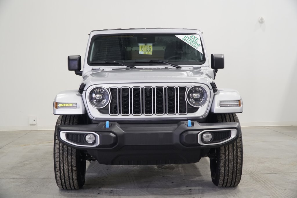 Jeep Wrangler 4xe SAHARA 2024 à Saint-Hyacinthe, Québec - 2 - w1024h768px