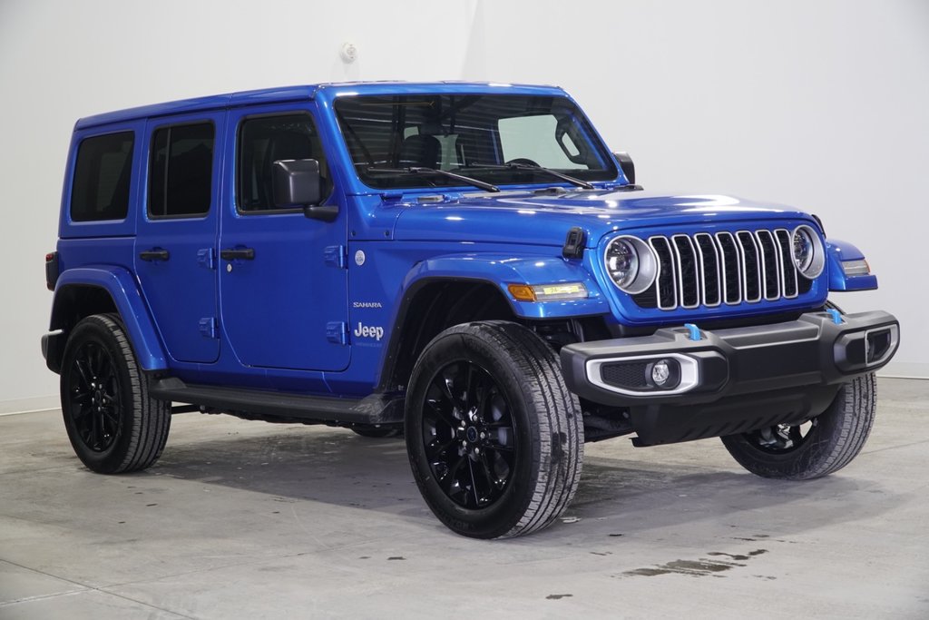 Jeep Wrangler 4xe SAHARA 2024 à Saint-Hyacinthe, Québec - 3 - w1024h768px