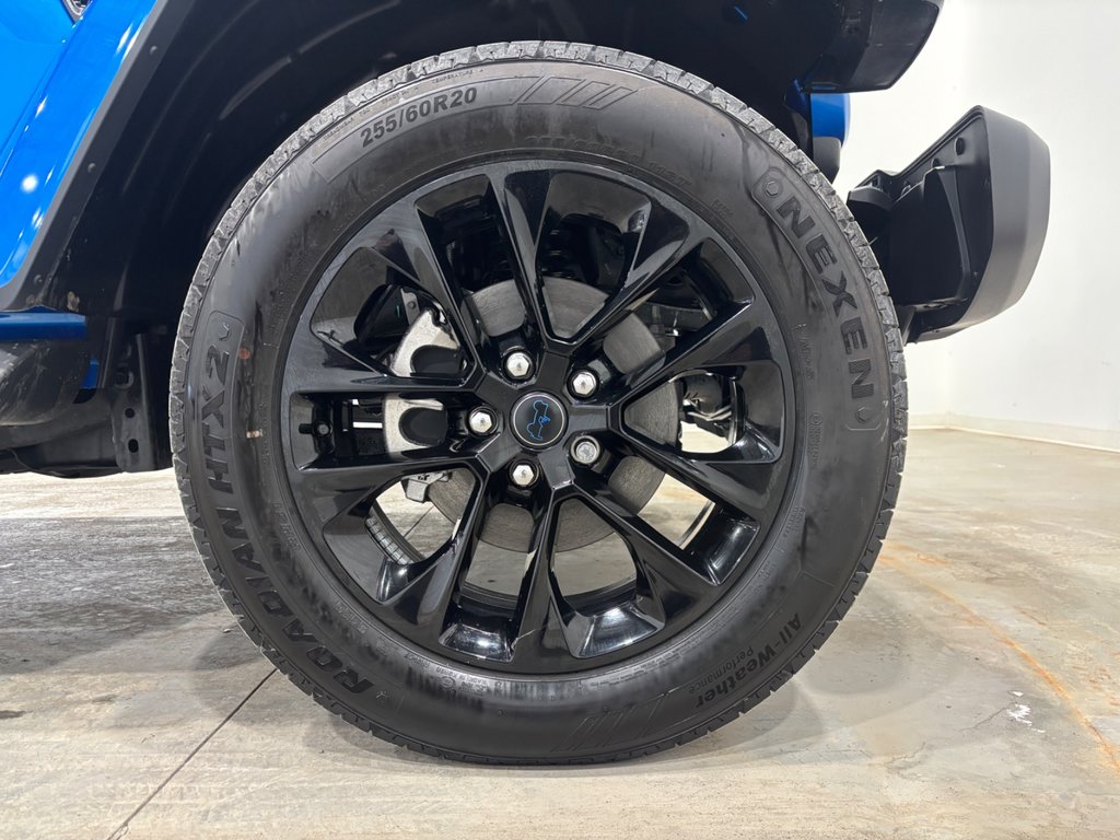 Jeep Wrangler 4xe SAHARA 2024 à Saint-Hyacinthe, Québec - 8 - w1024h768px