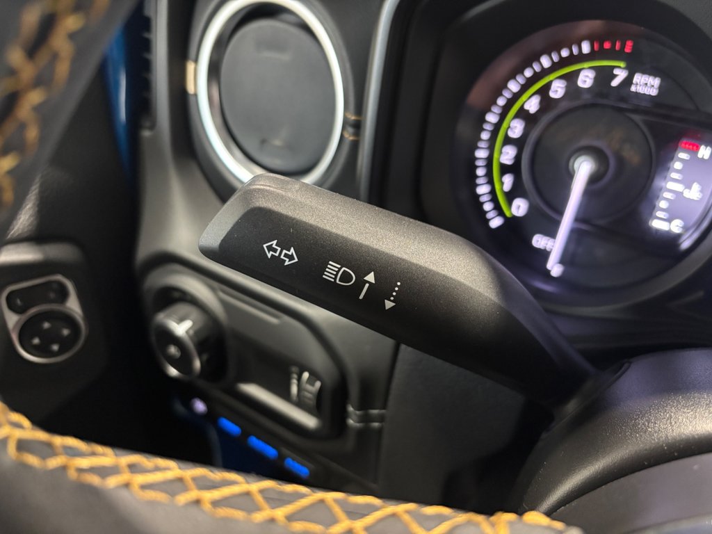 Jeep Wrangler 4xe SAHARA 2024 à Saint-Hyacinthe, Québec - 19 - w1024h768px