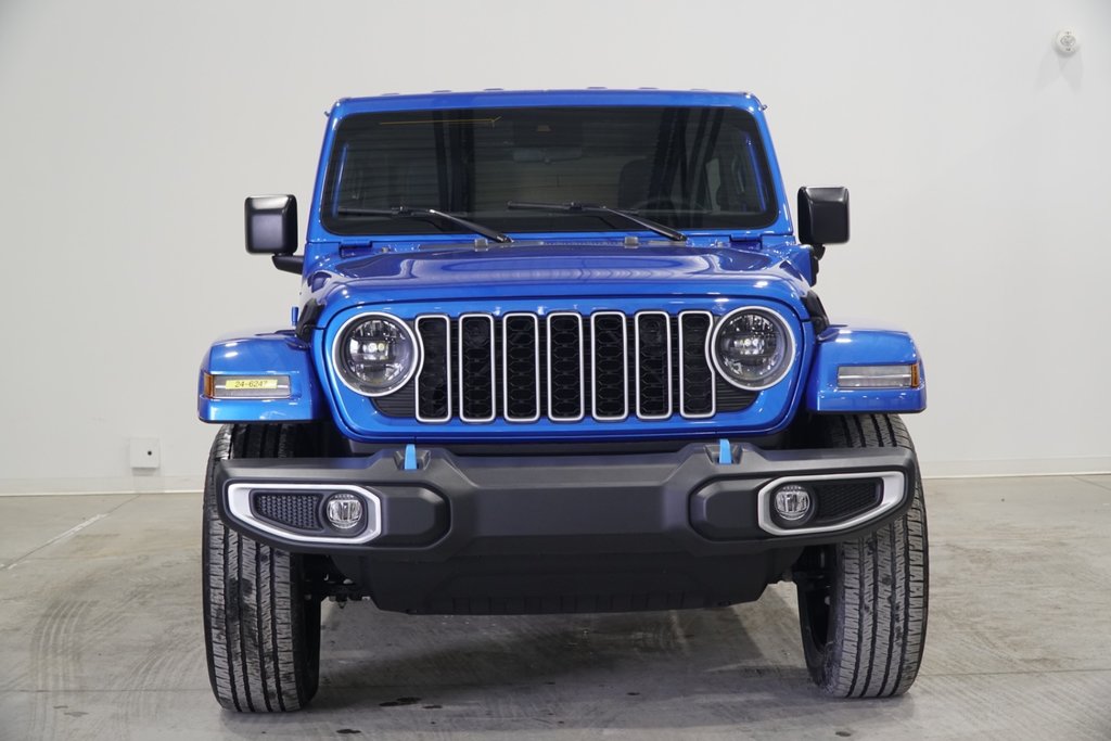 Jeep Wrangler 4xe SAHARA 2024 à Saint-Hyacinthe, Québec - 2 - w1024h768px