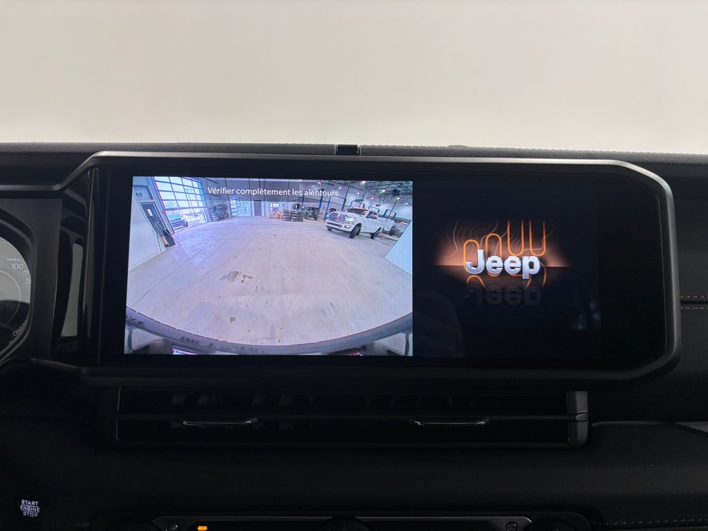 Jeep Wrangler 4xe SAHARA 2024 à Saint-Hyacinthe, Québec - 26 - w1024h768px