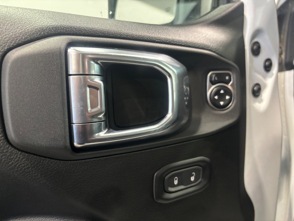 Jeep Wrangler 4xe Willys 2024 à Saint-Hyacinthe, Québec - 12 - w1024h768px