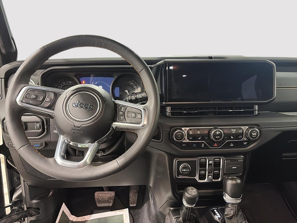 Jeep Wrangler 4xe Sahara 2024 à Saint-Hyacinthe, Québec - 9 - w1024h768px