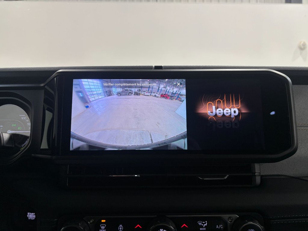 Jeep Wrangler 4XE SAHARA 2024 à Saint-Hyacinthe, Québec - 23 - w1024h768px