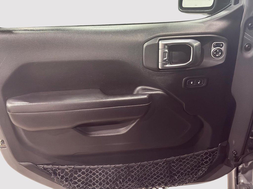 2019 Jeep Wrangler Unlimited Rubicon in Saint-Hyacinthe, Quebec - 9 - w1024h768px