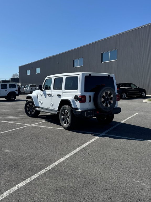 2019 Jeep Wrangler Unlimited Sahara in Saint-Hyacinthe, Quebec - 3 - w1024h768px