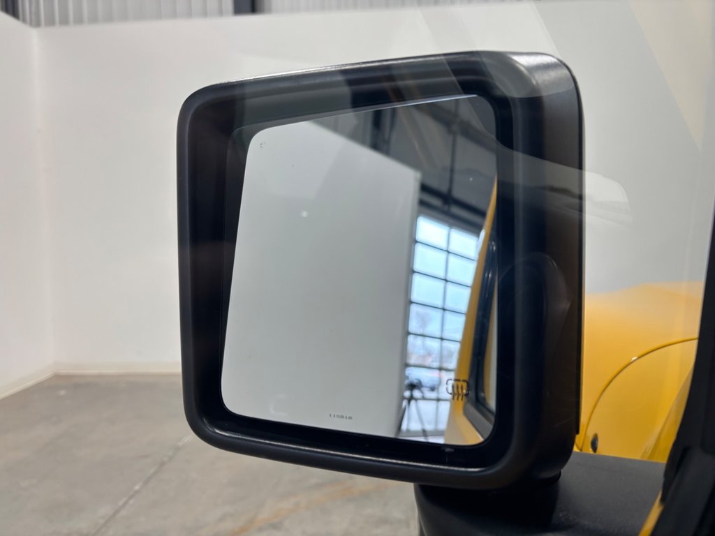 2019 Jeep Wrangler Sport S in Saint-Hyacinthe, Quebec - 7 - w1024h768px