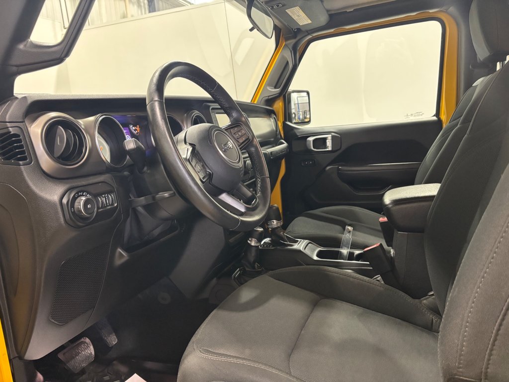 2019 Jeep Wrangler Sport S in Saint-Hyacinthe, Quebec - 13 - w1024h768px