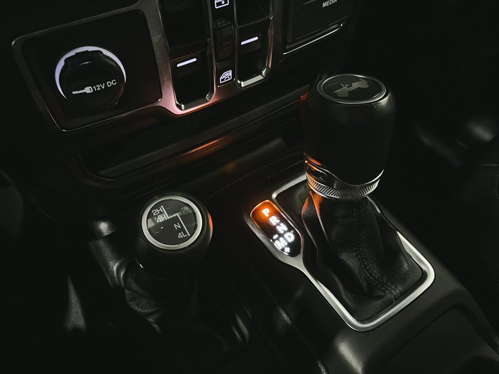 2023 Jeep Wrangler Sahara Altitude in Saint-Hyacinthe, Quebec - 13 - w1024h768px