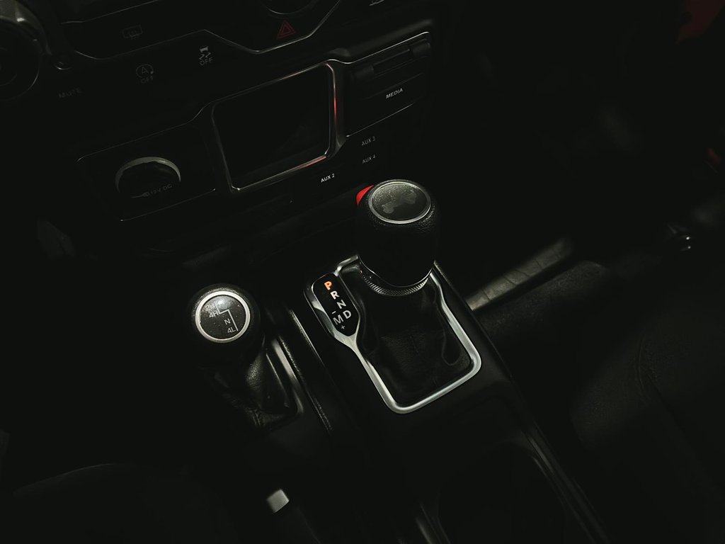 2023 Jeep Wrangler Willys Sport in Saint-Hyacinthe, Quebec - 14 - w1024h768px