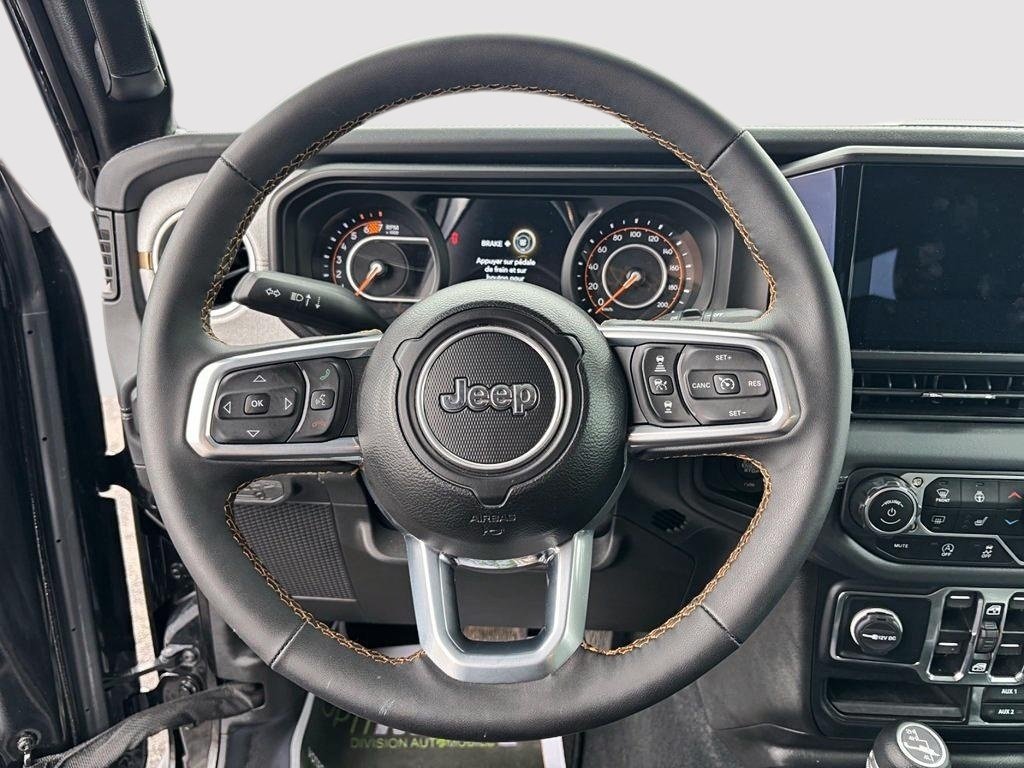 Jeep Wrangler Sahara 2024 à Saint-Hyacinthe, Québec - 15 - w1024h768px