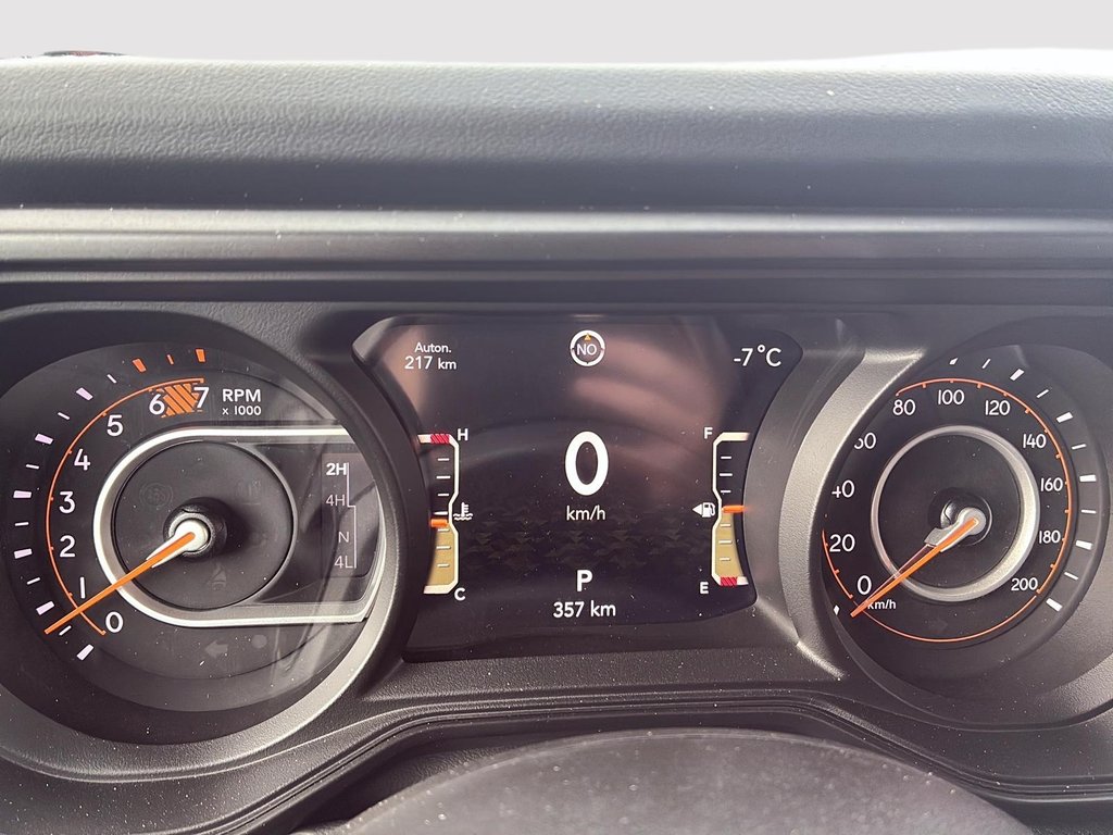 2025 Jeep Wrangler Sahara in Saint-Hyacinthe, Quebec - 12 - w1024h768px