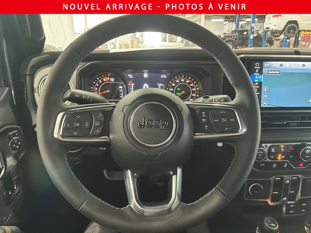 Jeep Wrangler Sahara 2025 à Saint-Hyacinthe, Québec - 7 - w1024h768px
