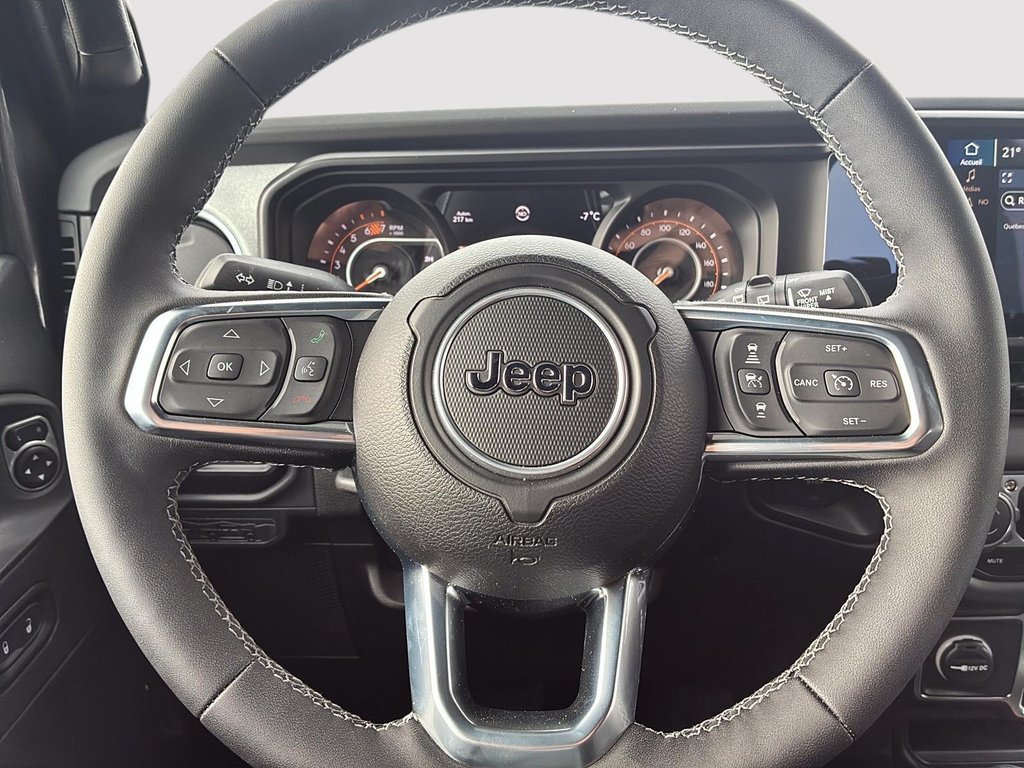 2025 Jeep Wrangler Sahara in Saint-Hyacinthe, Quebec - 11 - w1024h768px