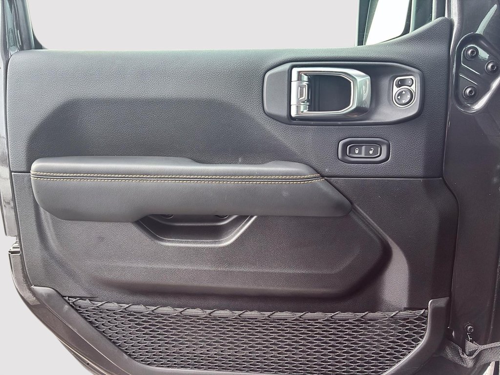 2025 Jeep Wrangler Sahara in Saint-Hyacinthe, Quebec - 10 - w1024h768px