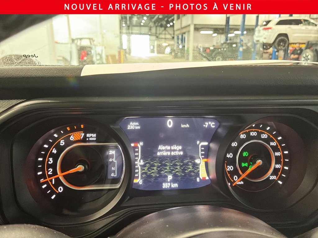 Jeep Wrangler Sahara 2025 à Saint-Hyacinthe, Québec - 8 - w1024h768px