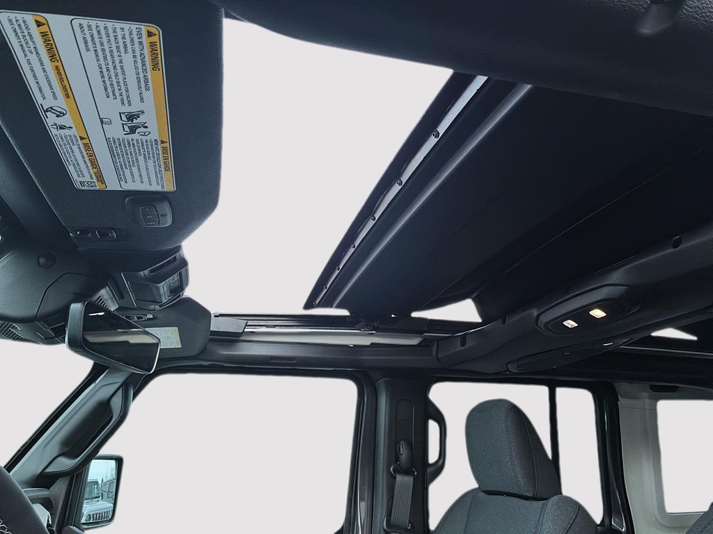 2025 Jeep Wrangler Sahara in Saint-Hyacinthe, Quebec - 16 - w1024h768px