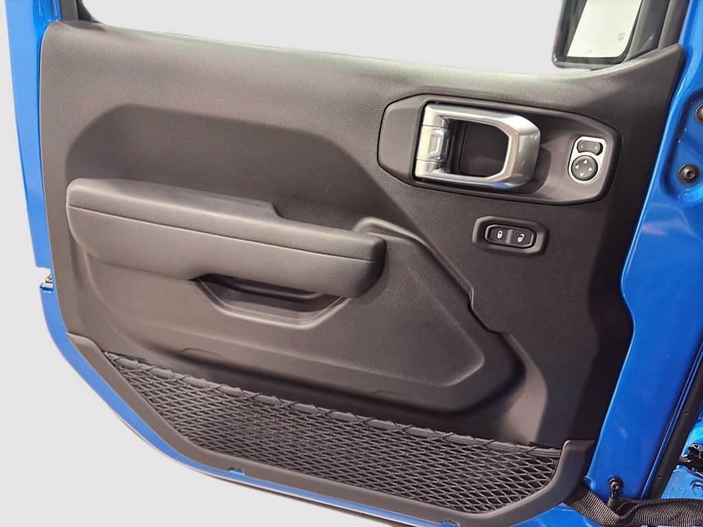 Jeep Wrangler RUBICON 2026 à Saint-Hyacinthe, Québec - 10 - w1024h768px