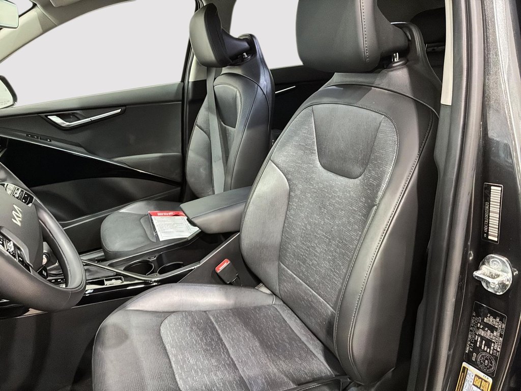 2024 Kia Niro SX HYBRID in Saint-Hyacinthe, Quebec - 8 - w1024h768px