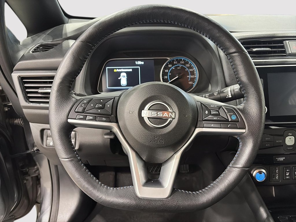 2024 Nissan LEAF SV in Saint-Hyacinthe, Quebec - 11 - w1024h768px
