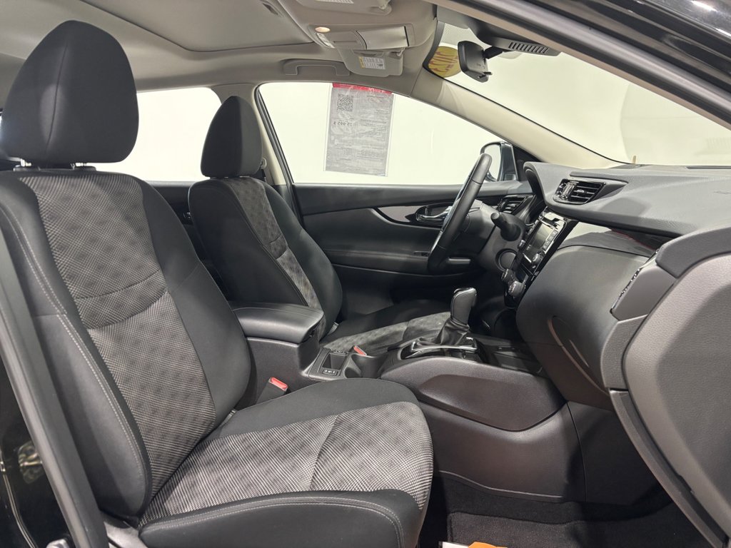 2023 Nissan Qashqai SV AWD in Saint-Hyacinthe, Quebec - 9 - w1024h768px