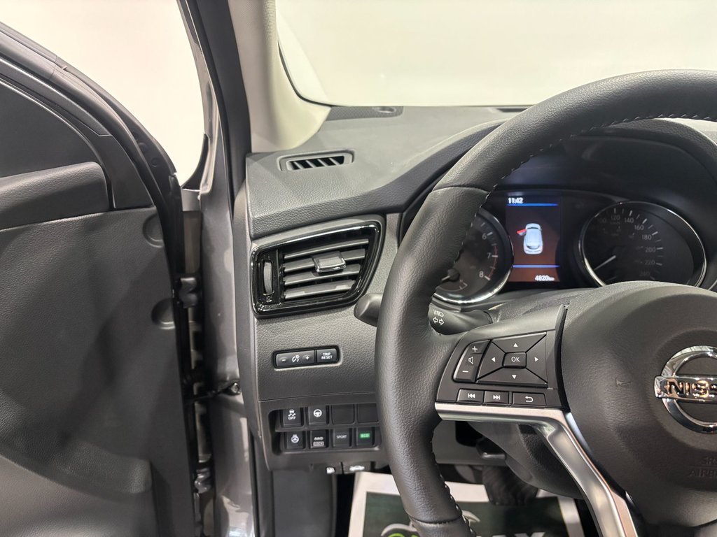 2023  Qashqai SV AWD in Saint-Hyacinthe, Quebec - 16 - w1024h768px