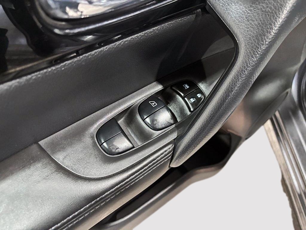 Nissan Qashqai SV AWD TOIT-OUVRANT 2023 à Saint-Hyacinthe, Québec - 13 - w1024h768px
