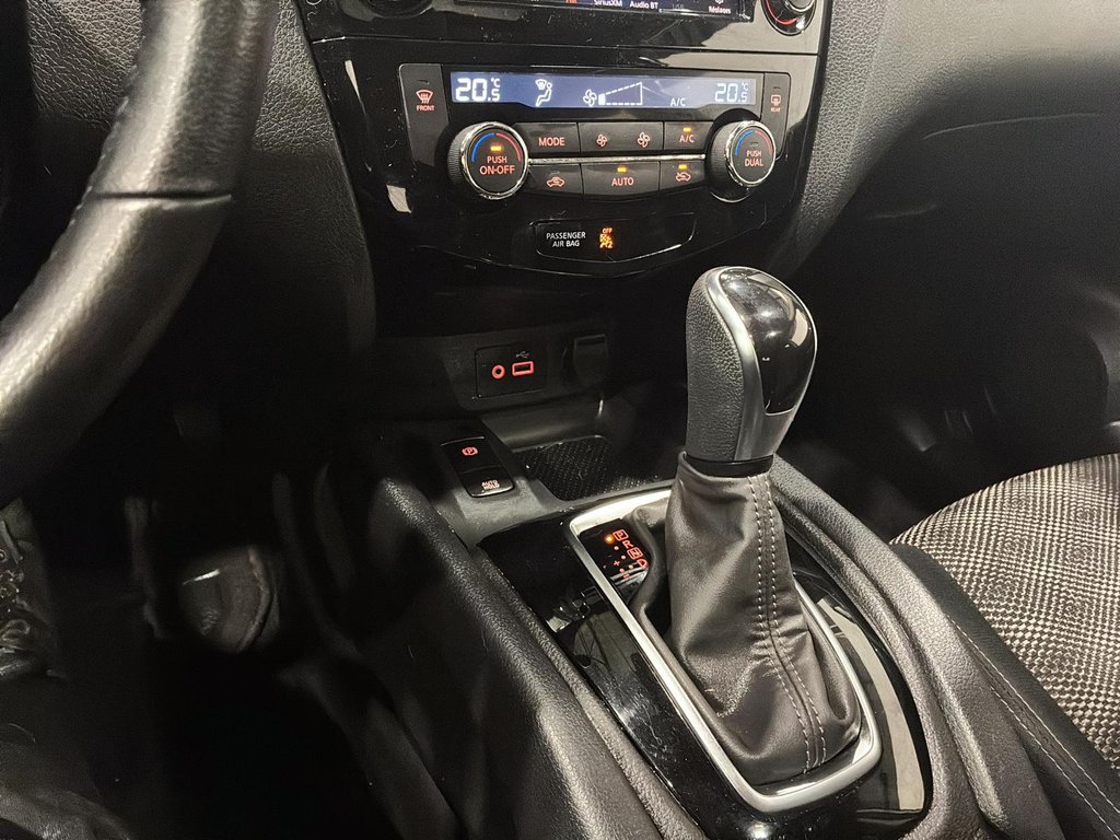 2023 Nissan Qashqai SV AWD in Saint-Hyacinthe, Quebec - 13 - w1024h768px