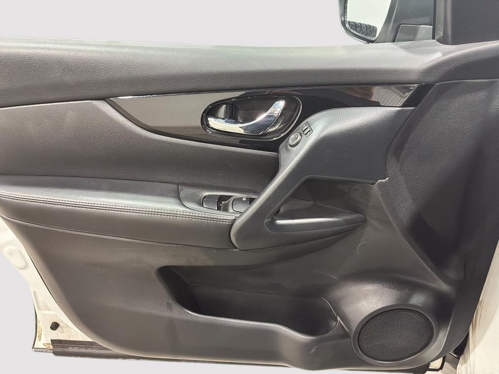 2023 Nissan Qashqai SV AWD in Saint-Hyacinthe, Quebec - 9 - w1024h768px