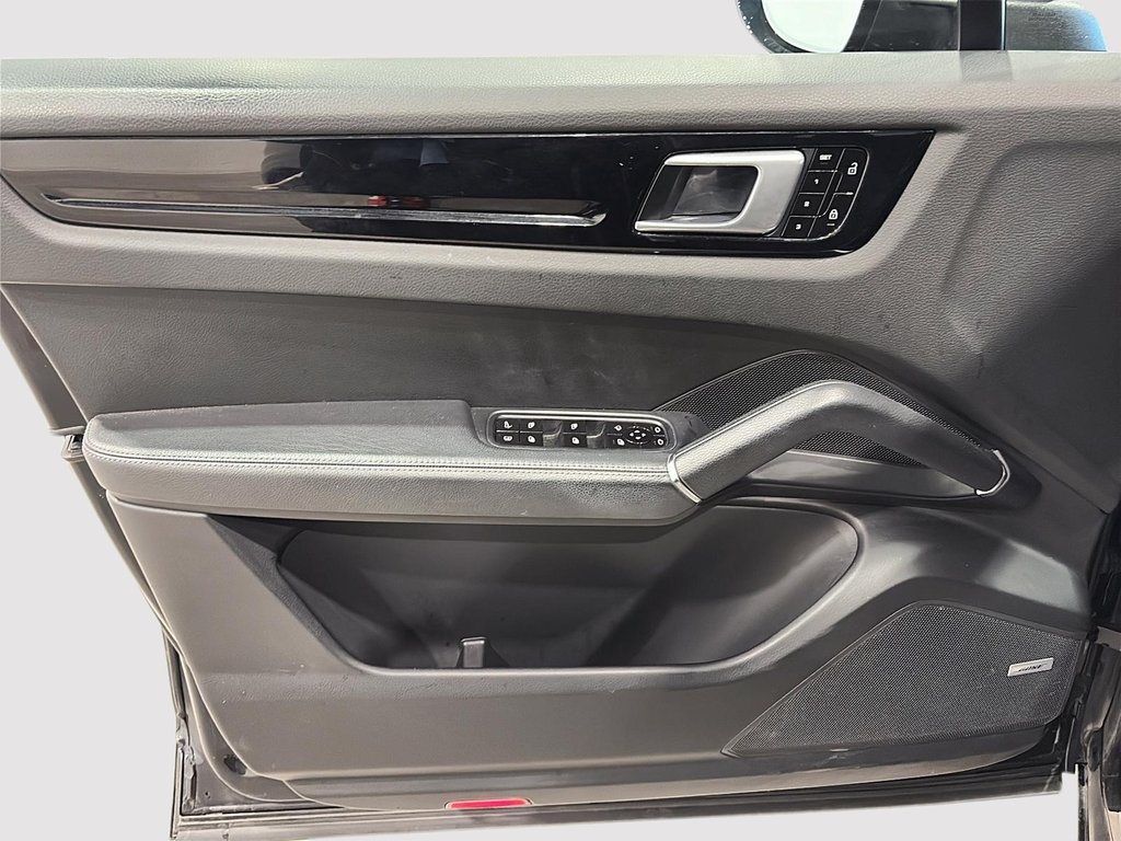 Porsche Cayenne E-Hybrid 2021 à Saint-Hyacinthe, Québec - 11 - w1024h768px