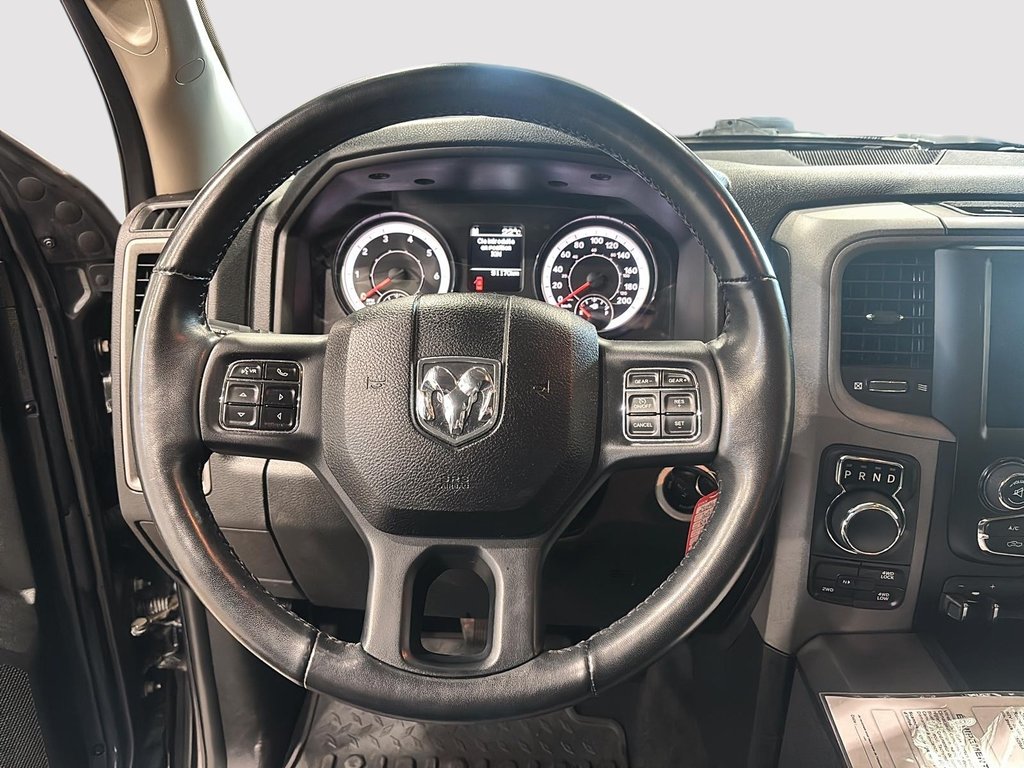 Ram 1500 Classic Express Crewcab V8 4x4 2021 à Saint-Hyacinthe, Québec - 9 - w1024h768px