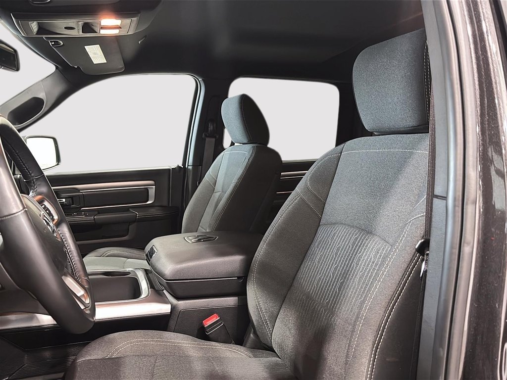 2024 Ram 1500 Classic Warlock in Saint-Hyacinthe, Quebec - 7 - w1024h768px