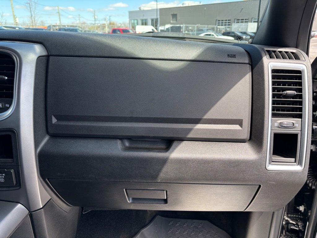 Ram 1500 Classic Warlock 2024 à Saint-Hyacinthe, Québec - 11 - w1024h768px