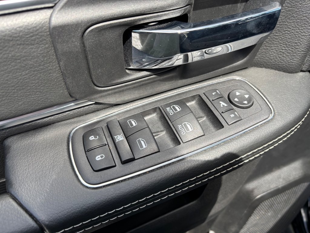 Ram 1500 Classic Warlock 2024 à Saint-Hyacinthe, Québec - 14 - w1024h768px