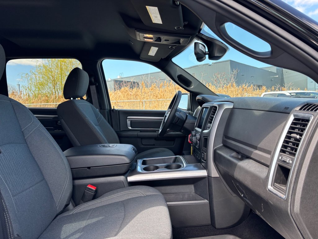 Ram 1500 Classic Warlock 2024 à Saint-Hyacinthe, Québec - 10 - w1024h768px
