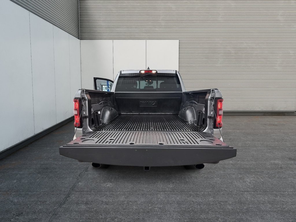 Ram 1500 Classic TRADESMAN 2025 à Saint-Hyacinthe, Québec - 13 - w1024h768px