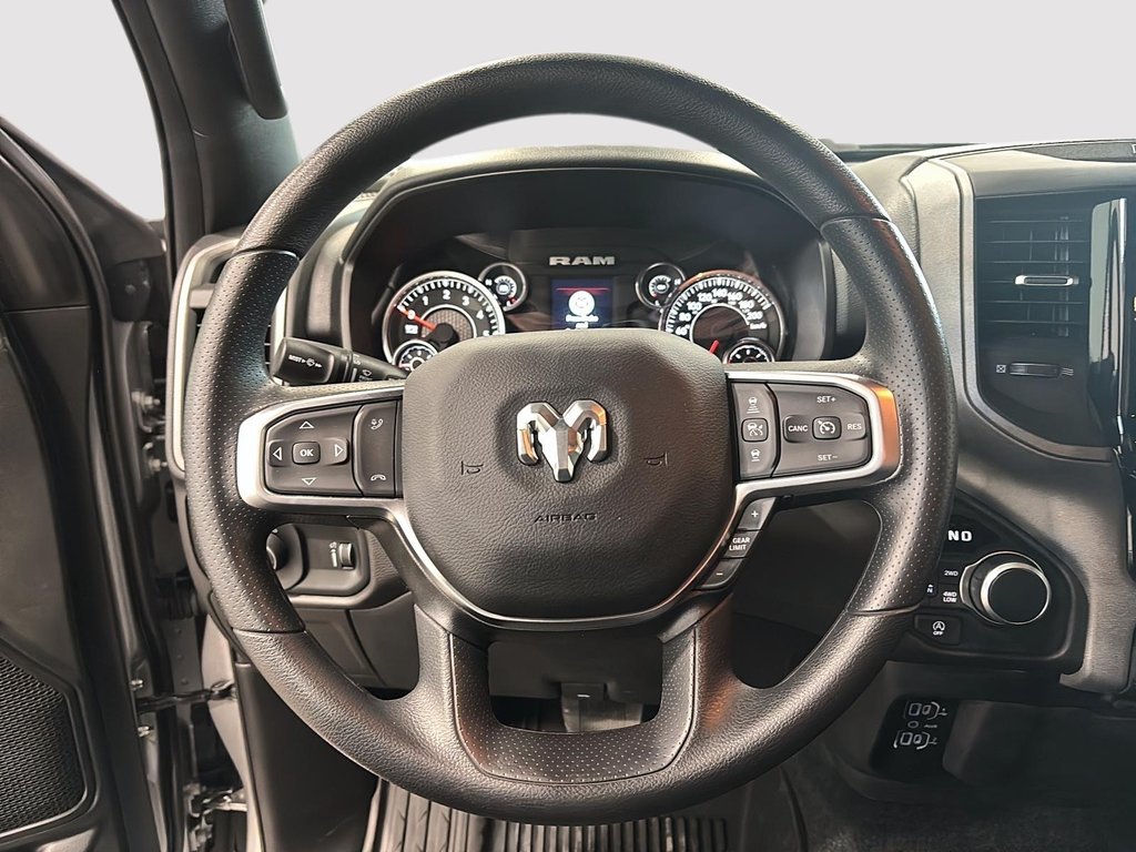 Ram 1500 Classic TRADESMAN 2025 à Saint-Hyacinthe, Québec - 9 - w1024h768px