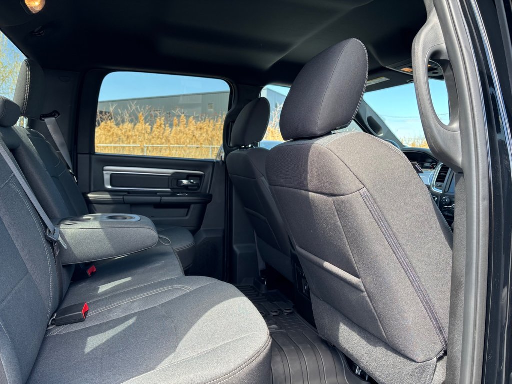 Ram 1500 Classic Warlock 2024 à Saint-Hyacinthe, Québec - 12 - w1024h768px