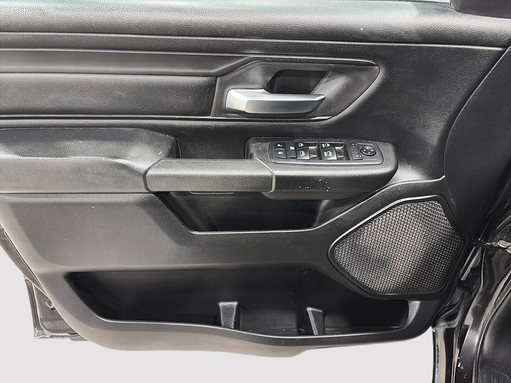 2019 Ram 1500 Tradesman in Saint-Hyacinthe, Quebec - 10 - w1024h768px