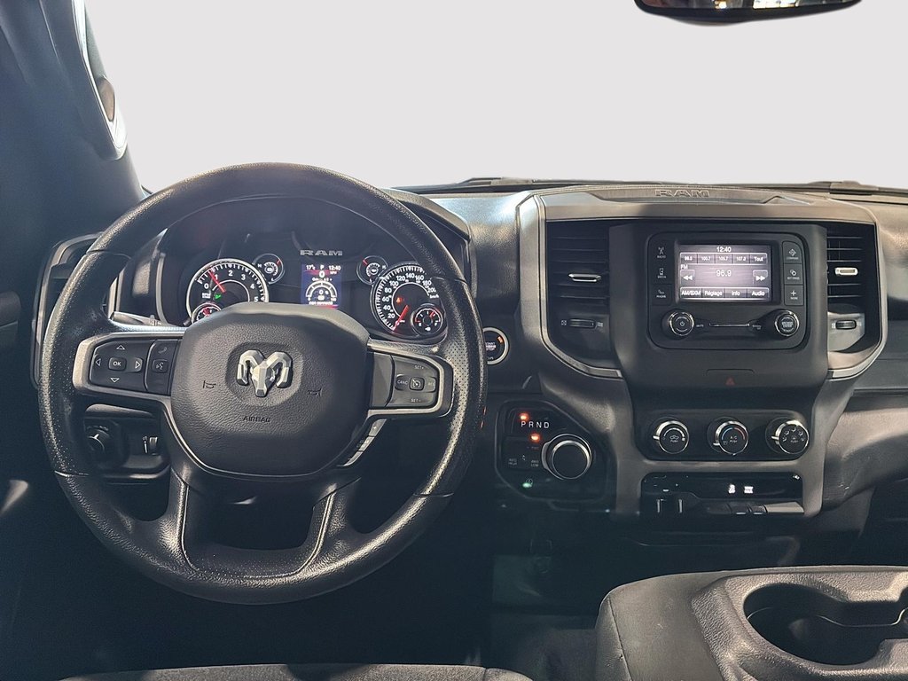 Ram 1500 Tradesman 2024 à Saint-Hyacinthe, Québec - 9 - w1024h768px