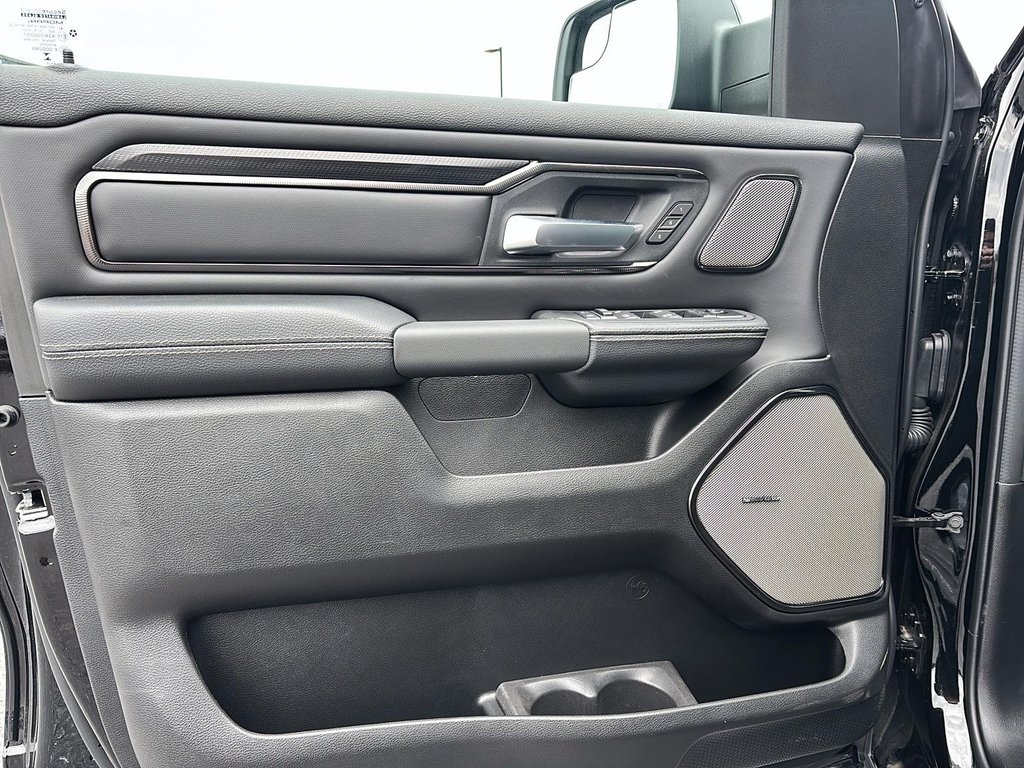2025 Ram 1500 REBEL in Saint-Hyacinthe, Quebec - 10 - w1024h768px