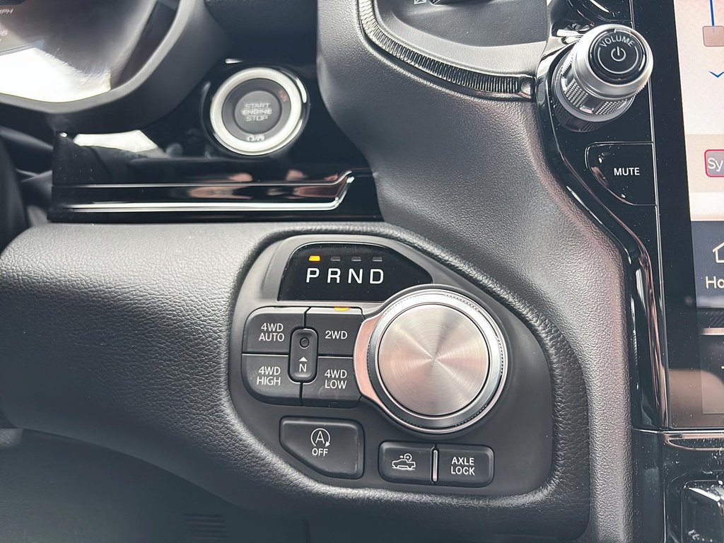 2025 Ram 1500 REBEL in Saint-Hyacinthe, Quebec - 13 - w1024h768px