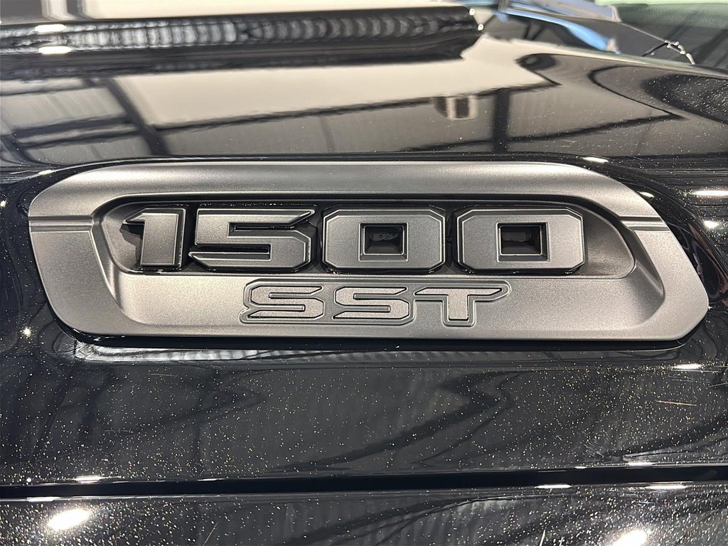 2025 Ram 1500 BIG HORN in Saint-Hyacinthe, Quebec - 5 - w1024h768px
