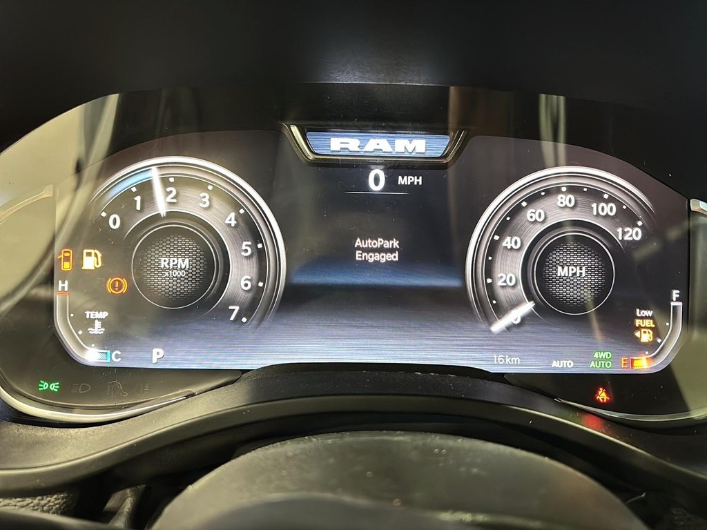 2025 Ram 1500 BIG HORN in Saint-Hyacinthe, Quebec - 11 - w1024h768px
