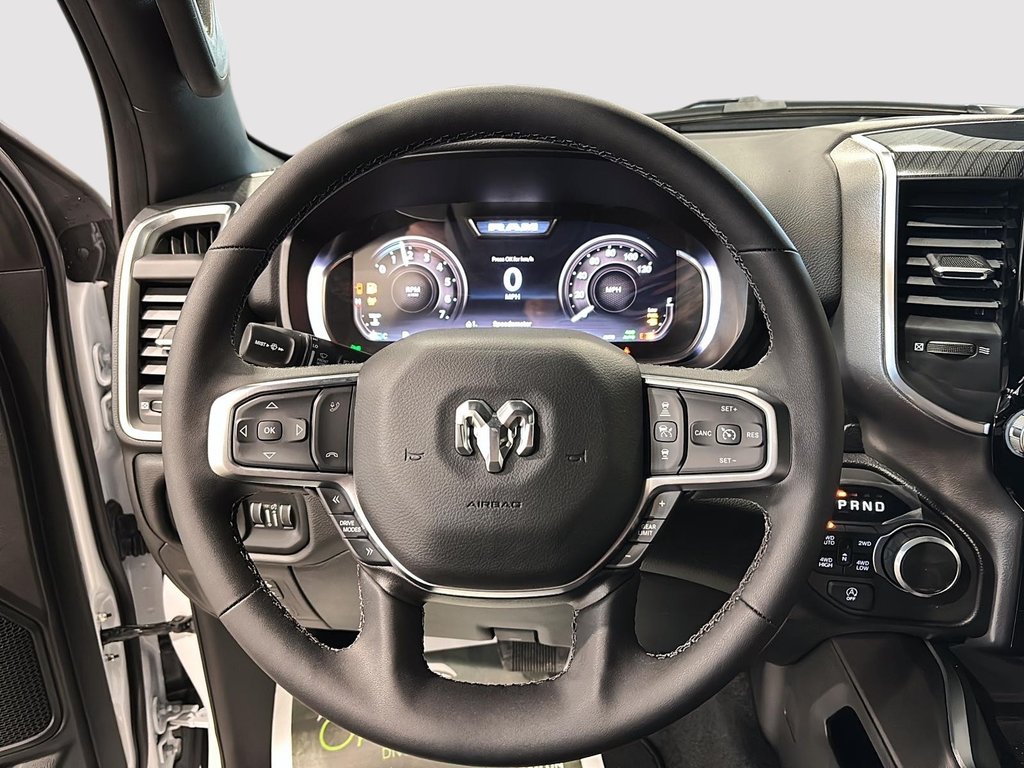 2025 Ram 1500 BIG HORN in Saint-Hyacinthe, Quebec - 10 - w1024h768px