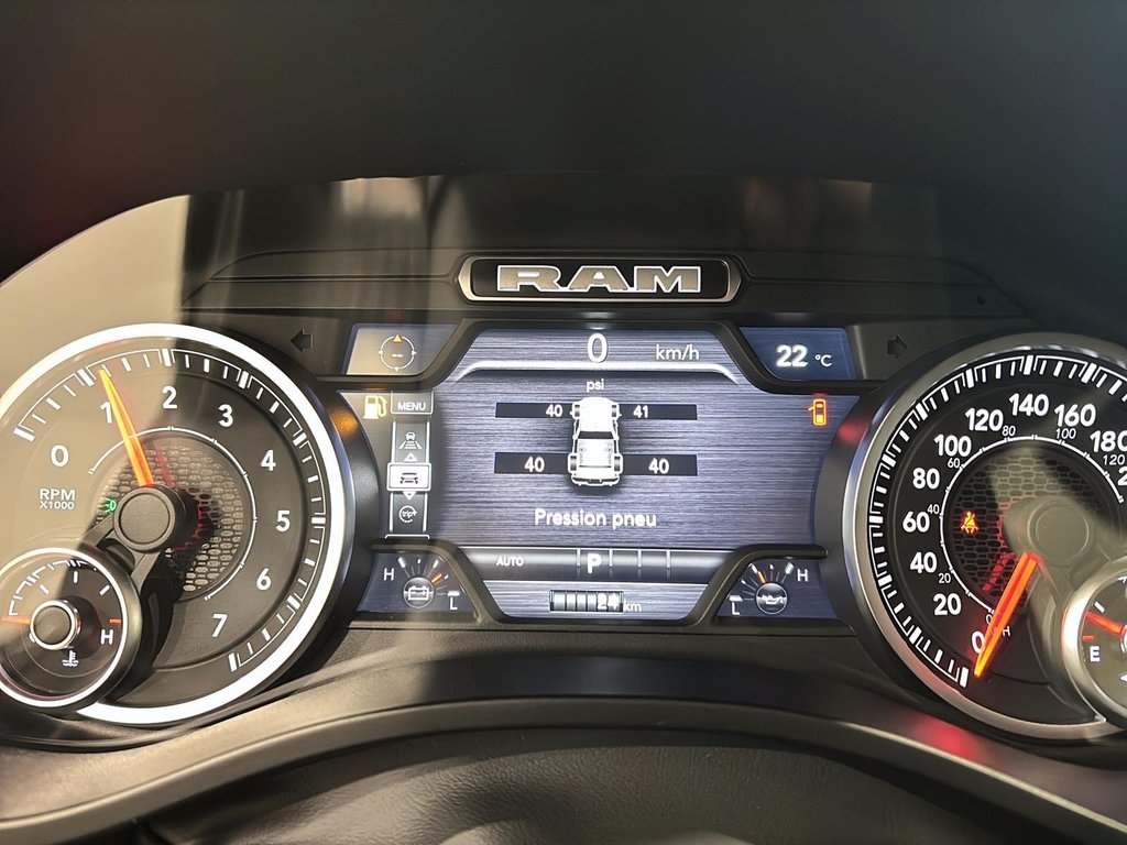 Ram 1500 BIG HORN 2025 à Saint-Hyacinthe, Québec - 11 - w1024h768px